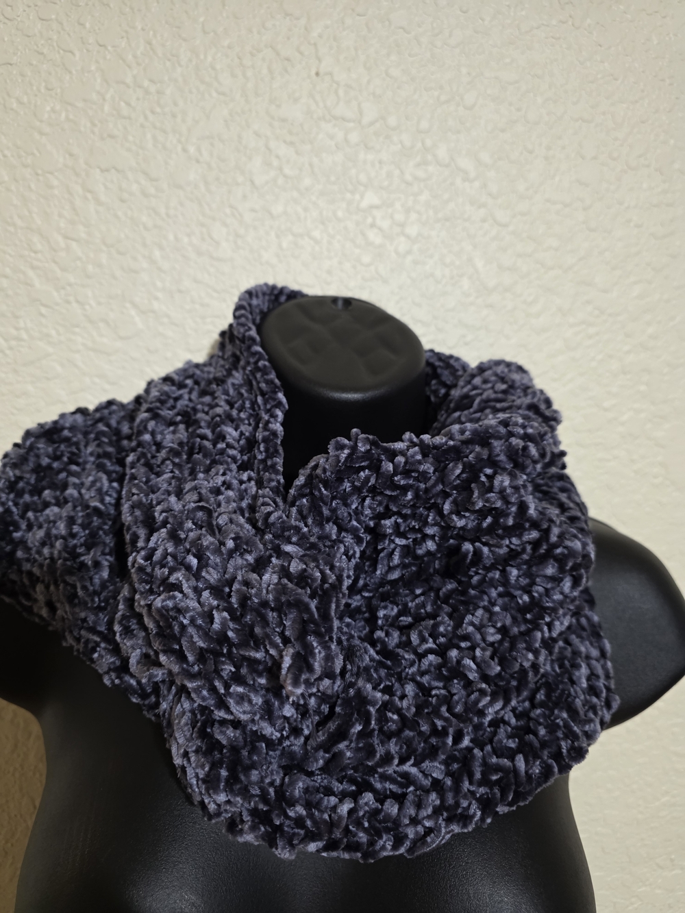 American Eagle Outfitters Plush Chenille Infinity Scarf - Charcoal